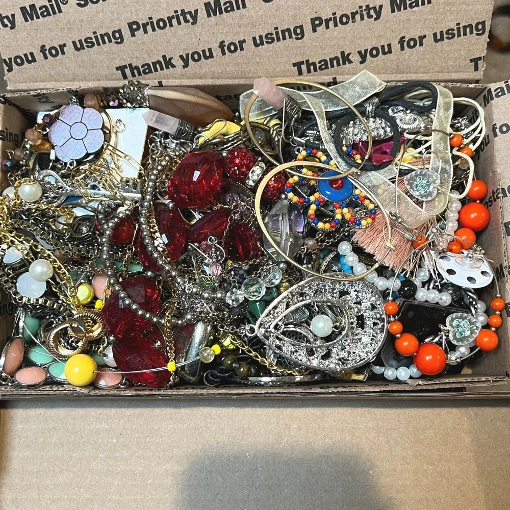 3 Lbs Craft Jewelry Lot Broken Repair Repurpose Wearable Harvest Resell - Picture 4 of 7
